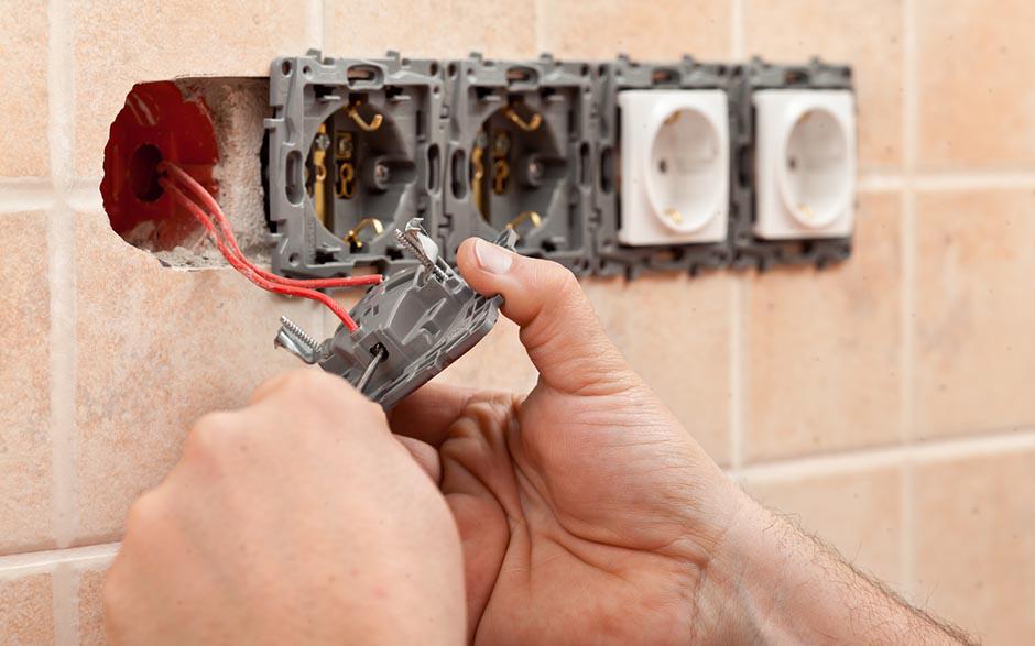 besoin d'un électricien Mériel